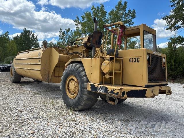 CAT 613C Поливочные машины