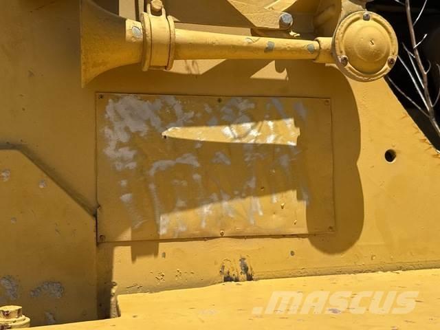 CAT 637 Поливочные машины