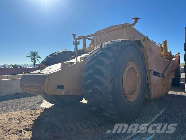 CAT 651B Поливочные машины