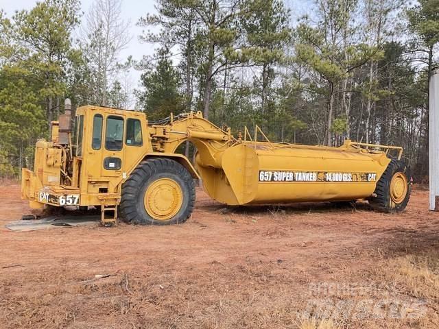 CAT 657 Поливочные машины