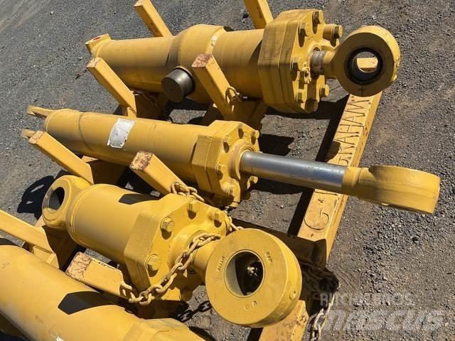 CAT 657E Коммерческий транспорт - Другие
