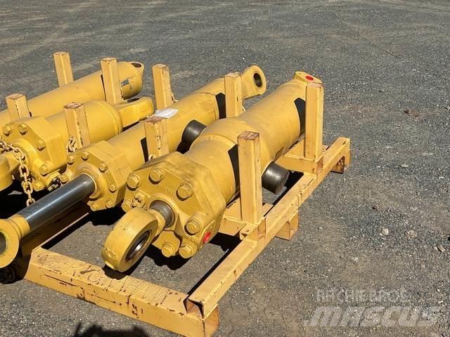 CAT 657E Коммерческий транспорт - Другие