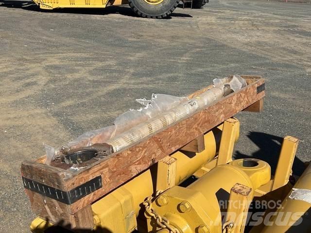 CAT 657E Коммерческий транспорт - Другие
