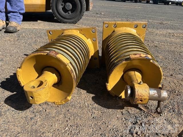 CAT 657E Коммерческий транспорт - Другие