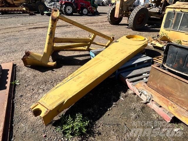 CAT 657E Коммерческий транспорт - Другие