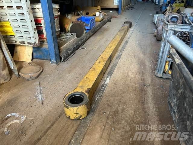 CAT 657E Коммерческий транспорт - Другие