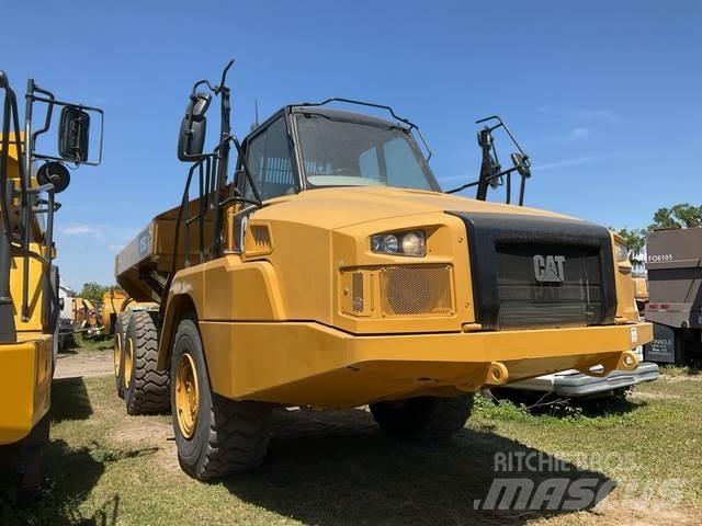 CAT 725C2 Шарнирно-сочленённые самосвалы