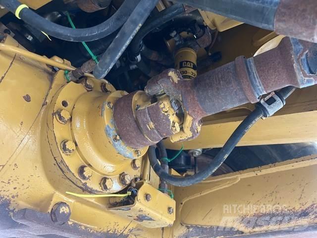 CAT 730 Поливочные машины