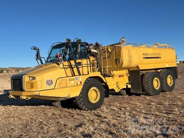 CAT 730C Поливочные машины