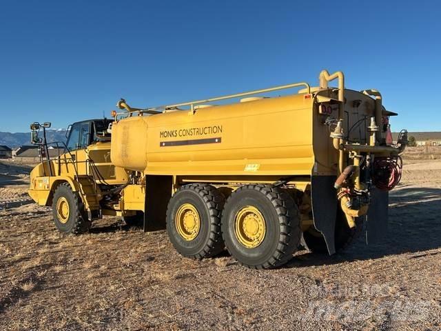 CAT 730C Поливочные машины