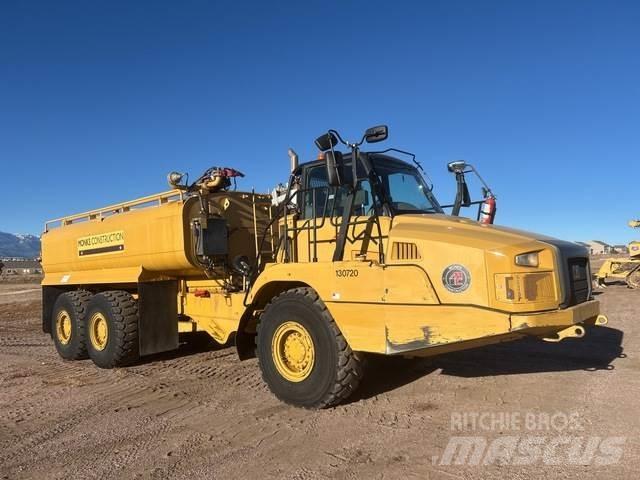 CAT 730C Поливочные машины