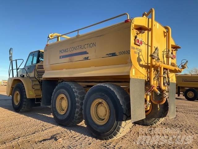 CAT 735 Поливочные машины