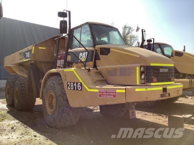 CAT 740 Шарнирно-сочленённые самосвалы
