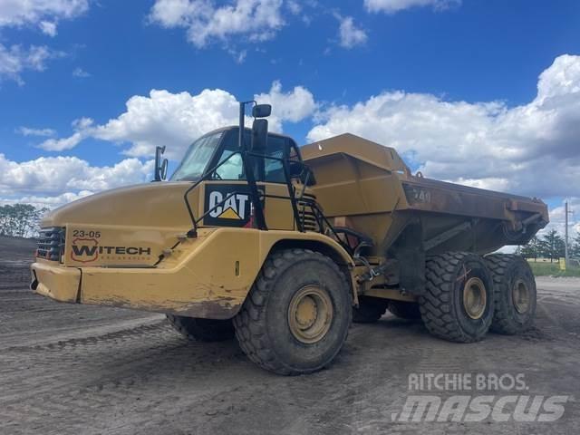 CAT 740 Шарнирно-сочленённые самосвалы