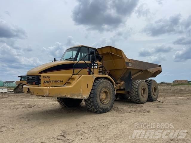 CAT 740 Шарнирно-сочленённые самосвалы