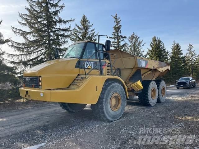 CAT 740 Шарнирно-сочленённые самосвалы