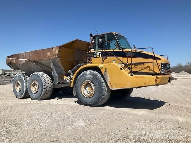 CAT 740 Шарнирно-сочленённые самосвалы