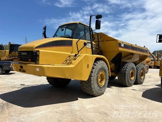 CAT 740 Шарнирно-сочленённые самосвалы
