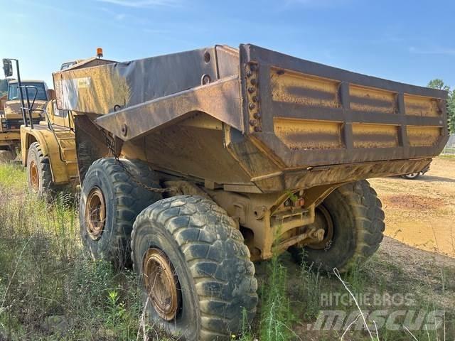 CAT 740 Шарнирно-сочленённые самосвалы