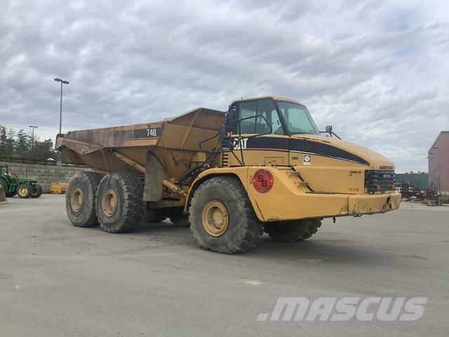 CAT 740 Шарнирно-сочленённые самосвалы