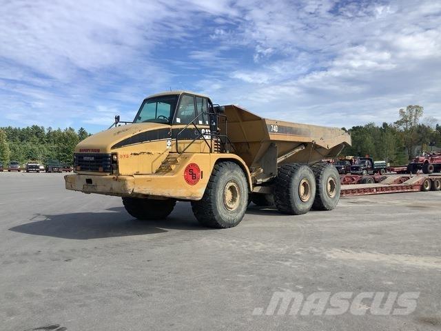 CAT 740 Шарнирно-сочленённые самосвалы