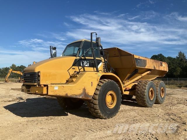 CAT 740 Шарнирно-сочленённые самосвалы