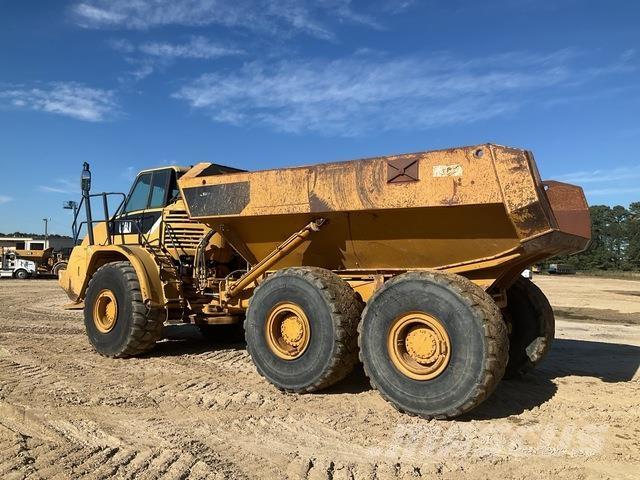 CAT 740 Шарнирно-сочленённые самосвалы