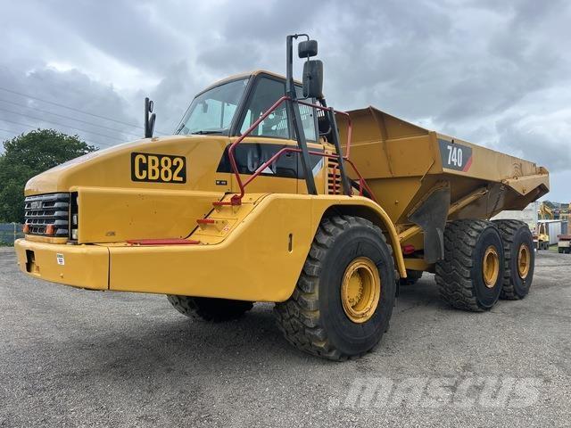 CAT 740 Шарнирно-сочленённые самосвалы