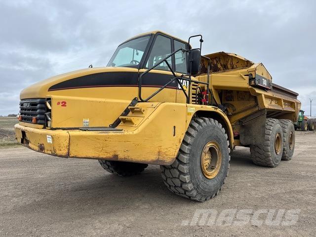 CAT 740 Шарнирно-сочленённые самосвалы