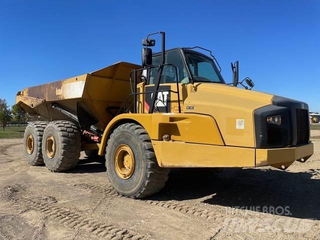 CAT 740B Шарнирно-сочленённые самосвалы