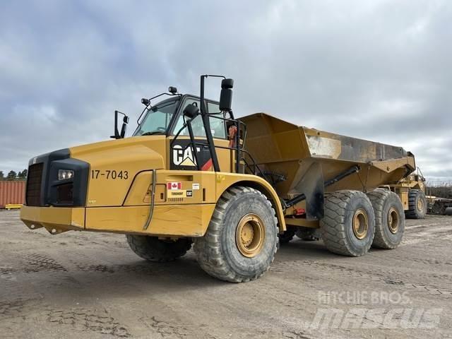 CAT 740B Шарнирно-сочленённые самосвалы