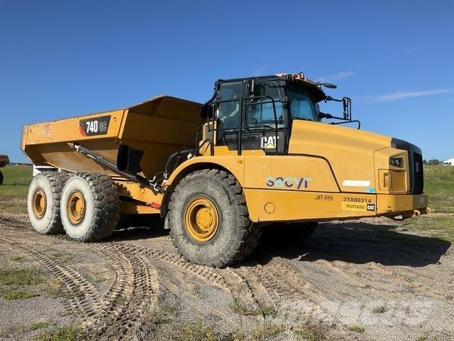 CAT 740GC Шарнирно-сочленённые самосвалы