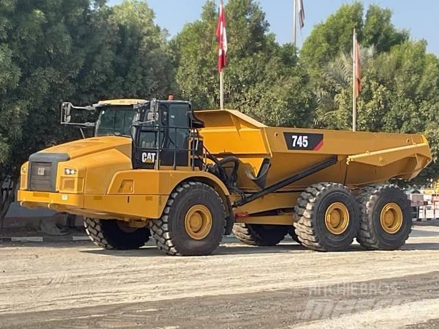 CAT 745 Шарнирно-сочленённые самосвалы