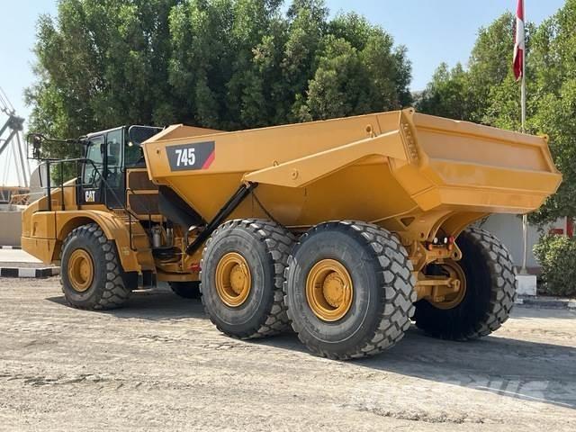 CAT 745 Шарнирно-сочленённые самосвалы