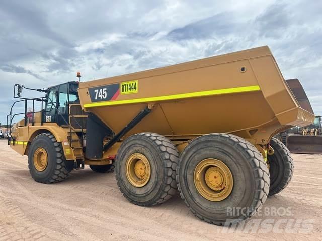 CAT 745 Шарнирно-сочленённые самосвалы