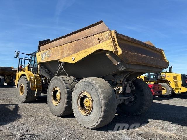 CAT 745 Шарнирно-сочленённые самосвалы