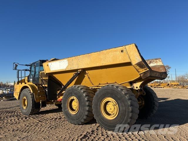 CAT 745 Шарнирно-сочленённые самосвалы