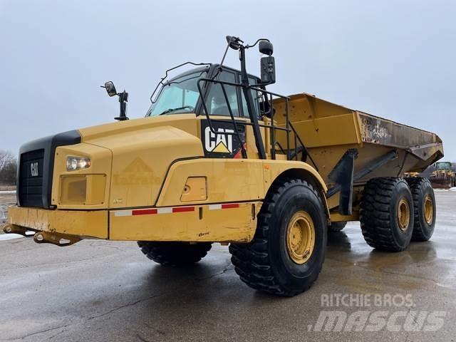CAT 745C Шарнирно-сочленённые самосвалы