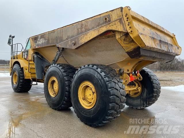 CAT 745C Шарнирно-сочленённые самосвалы