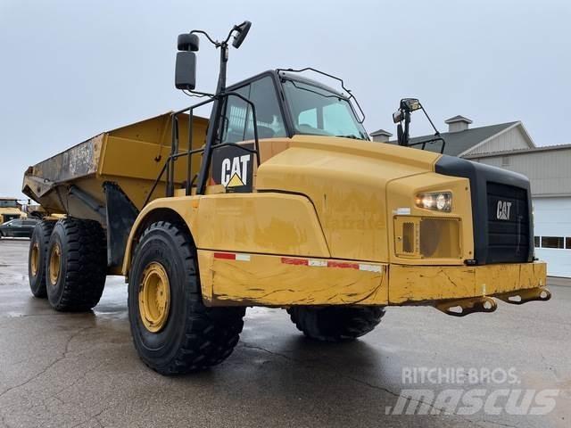CAT 745C Шарнирно-сочленённые самосвалы