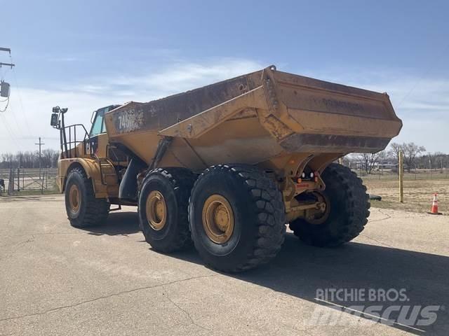 CAT 745C Шарнирно-сочленённые самосвалы