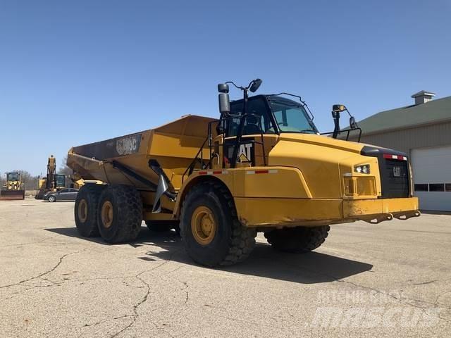 CAT 745C Шарнирно-сочленённые самосвалы