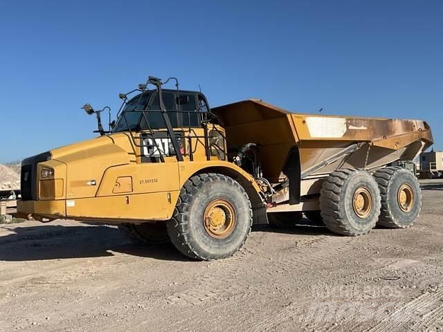 CAT 745C Шарнирно-сочленённые самосвалы