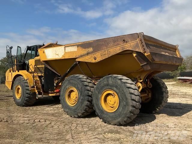CAT 745C Шарнирно-сочленённые самосвалы