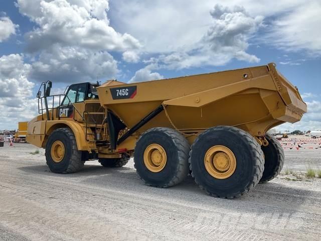 CAT 745C Шарнирно-сочленённые самосвалы