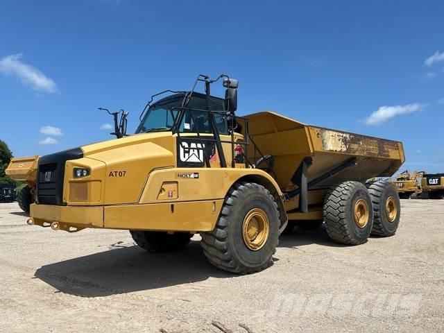 CAT 745C Шарнирно-сочленённые самосвалы