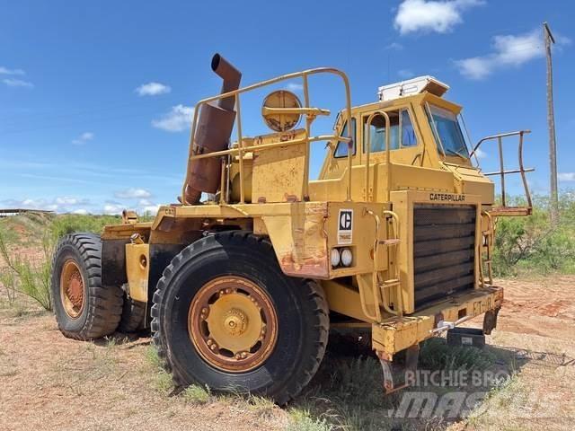 CAT 768C Шарнирно-сочленённые самосвалы