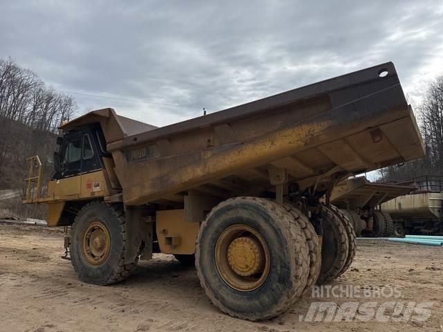 CAT 769D Шарнирно-сочленённые самосвалы