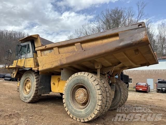 CAT 769D Шарнирно-сочленённые самосвалы