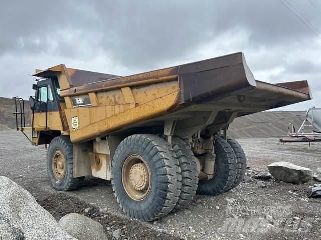 CAT 769D Шарнирно-сочленённые самосвалы